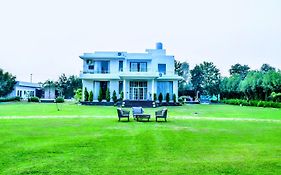 Casa Bonita Sohna Farm House